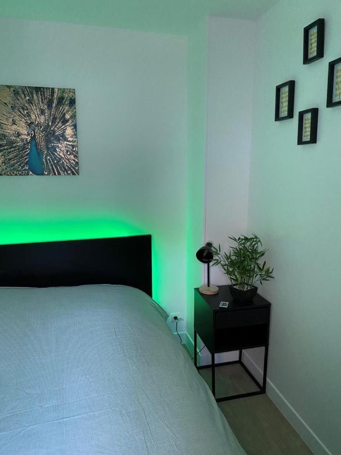 Charmant Appartement A Theme Proche Paris Montreuil  Exterior photo