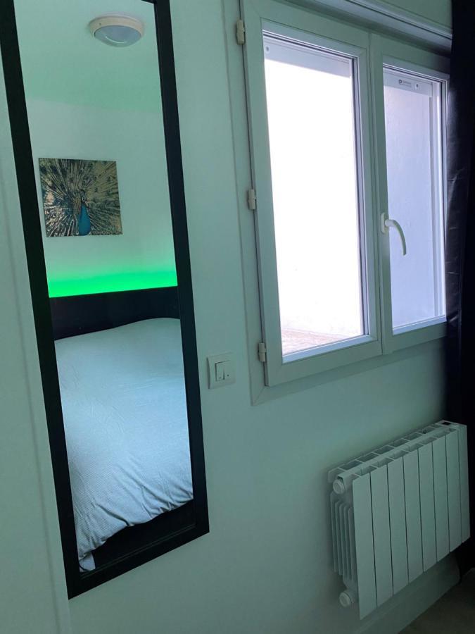Charmant Appartement A Theme Proche Paris Montreuil  Exterior photo